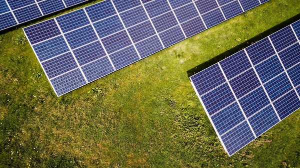 Comment protéger ses panneaux photovoltaïques de la grêle ?